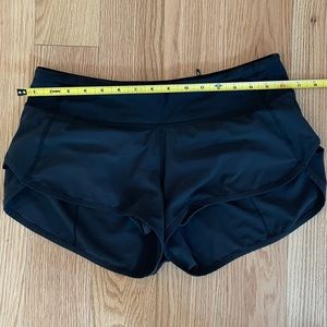 Lululemon Speed Up Low-Rise Shorts 2.5”